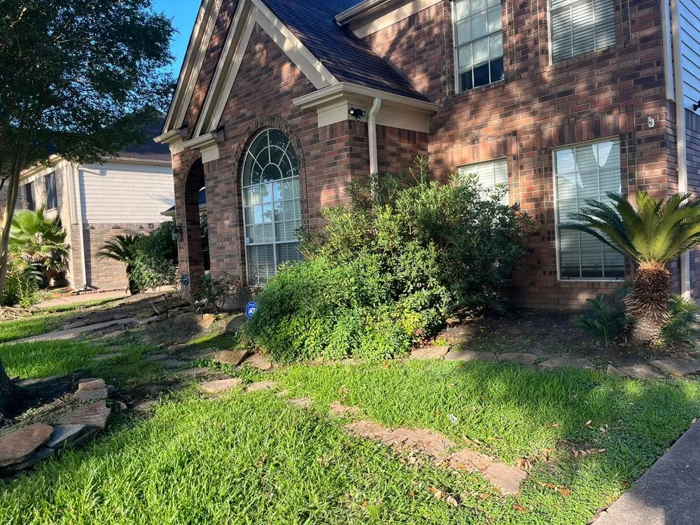 Reliable landscaping services in Houston, TX by Lawncare Familiar Services