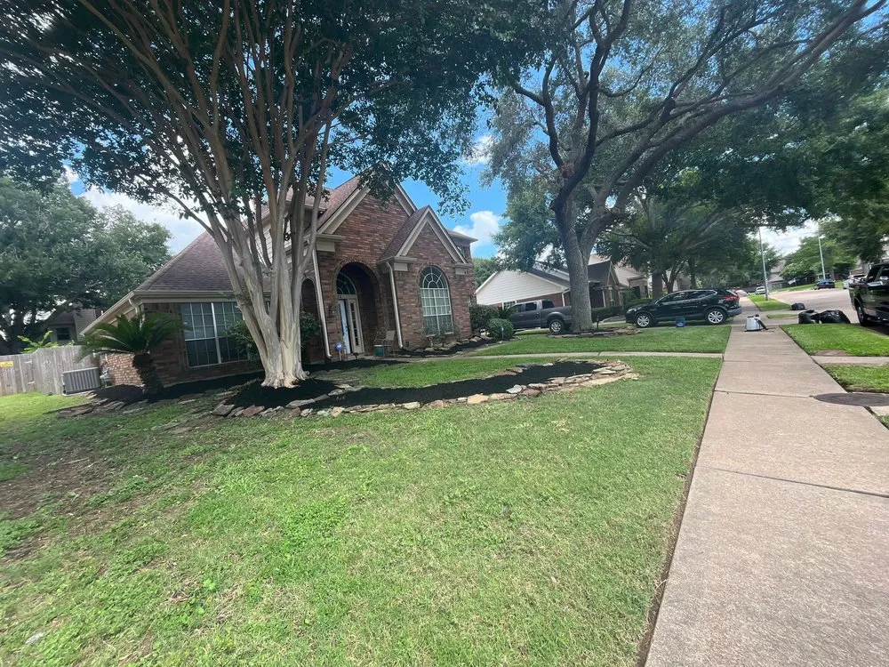 Custom garden landscaping with custom design across Houston, TX - Lawncare Familiar Services