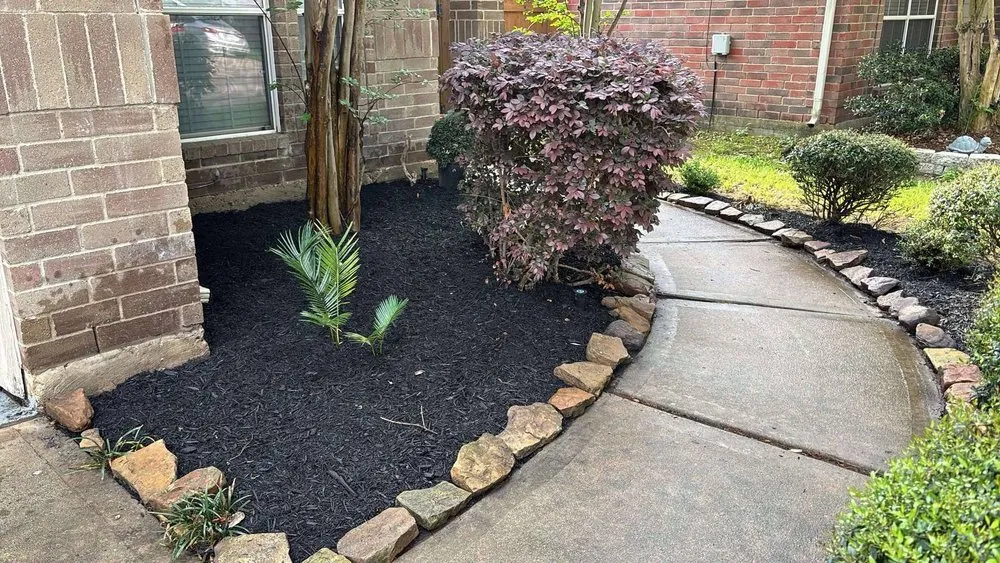 Reliable garden landscaping in Houston, TX - Lawncare Familiar Services