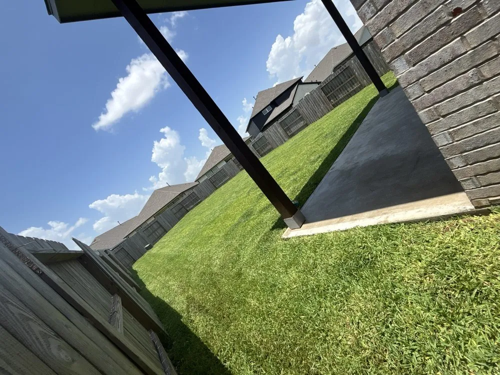 Expert garden landscaping in Houston, TX - Lawncare Familiar Services