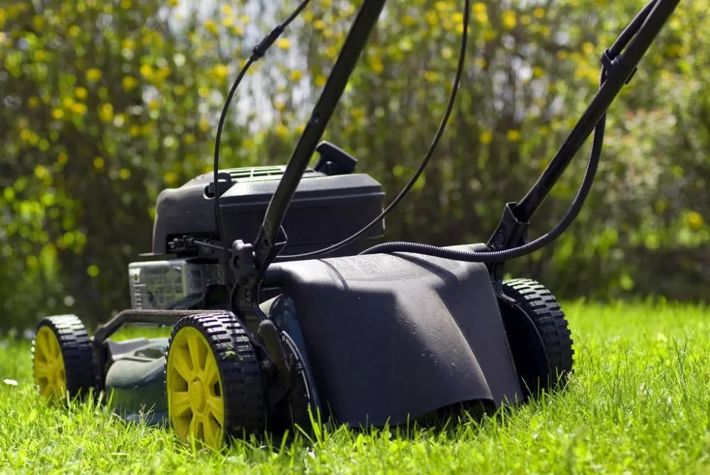 Local outdoor landscaping for beautiful yards in Springfield, MO by LawnChic