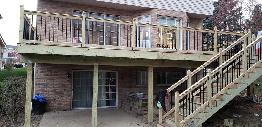 Professional lawn care service near you in Midlothian, IL by Lawncreations and construction