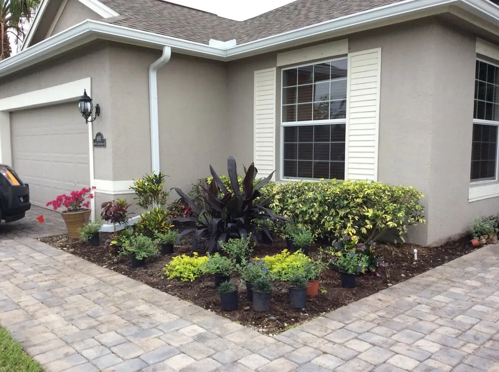 Affordable landscaping services for year-round maintenance across Vero Beach, FL - LawnDaddy