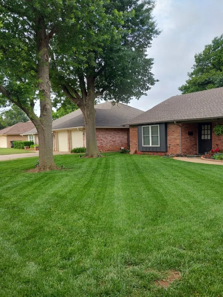 Top-rated outdoor landscaping in Edmond, OK - Lawngevity