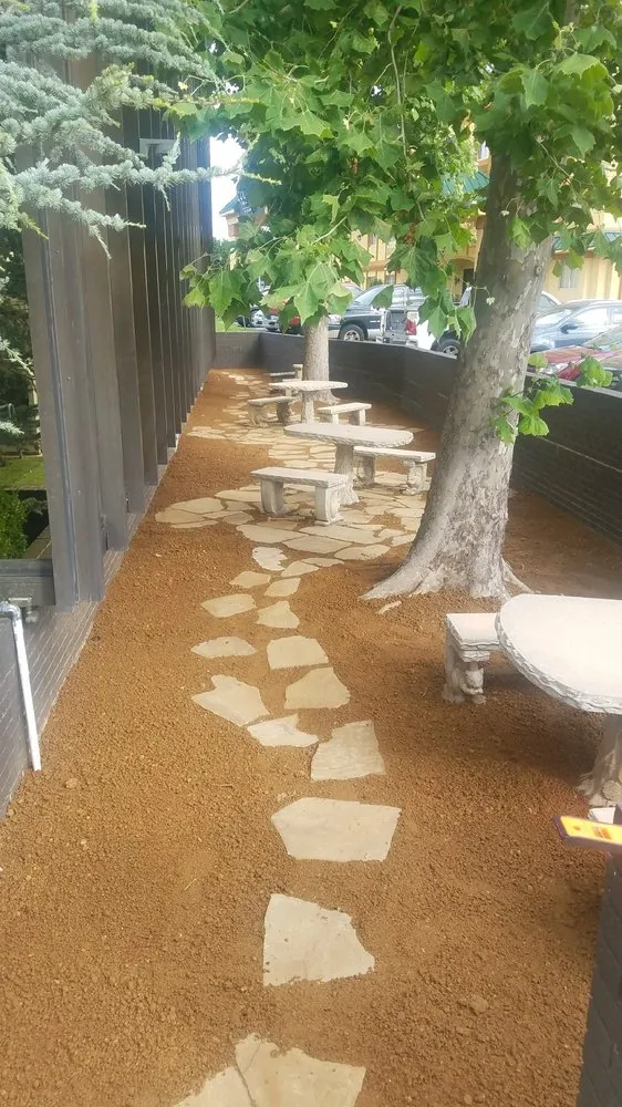 Professional yard cleanup service experts serving Edmond, OK - Lawngevity