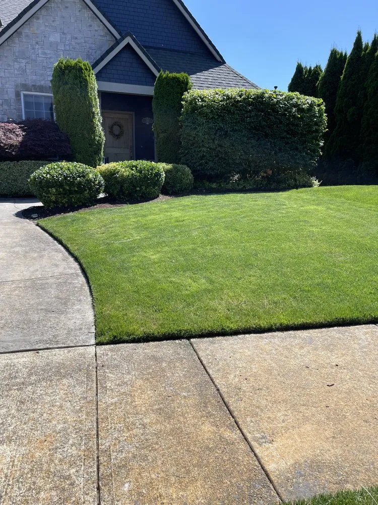 Custom lawn mowing service in Portland, OR - Lawnly