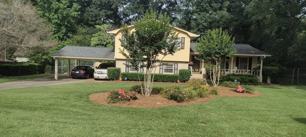Custom yard maintenance in Decatur, GA - LawnMax & Partners