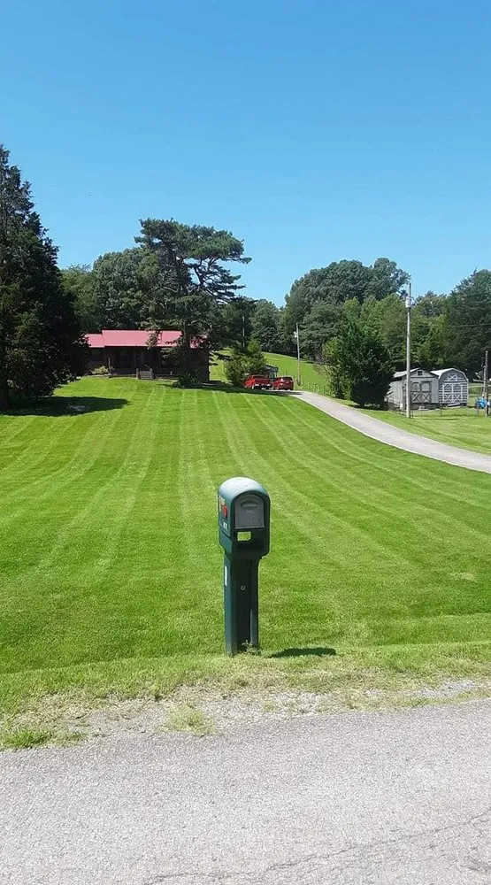 Expert landscaping services in Morristown, TN by Lawnmow Landscaping