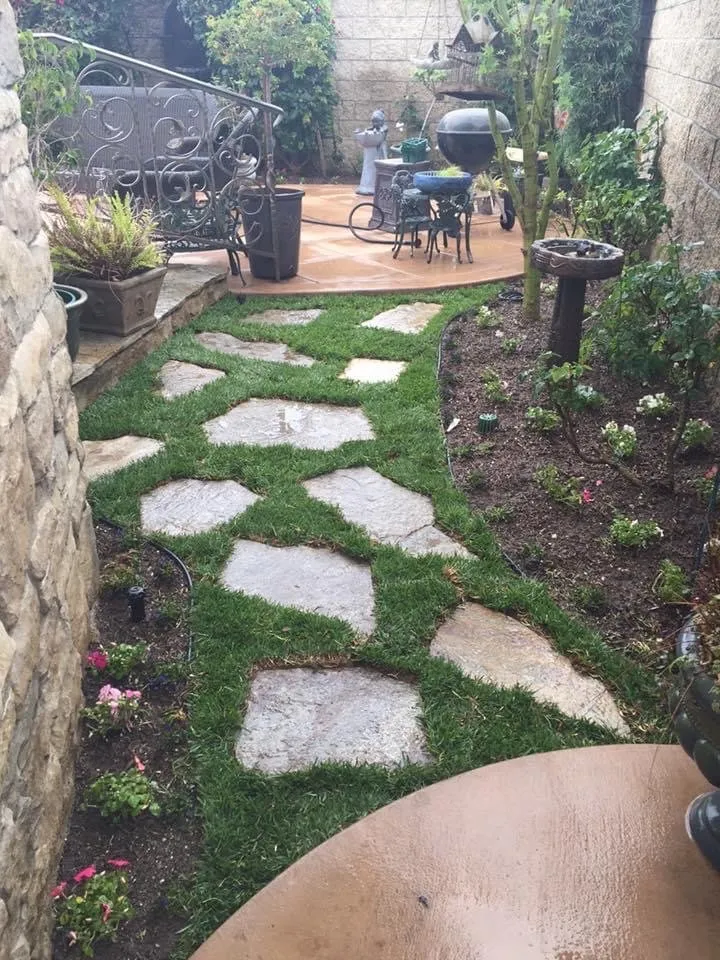 Custom outdoor landscaping in Los Angeles, CA - Lawnmowers Landscaping