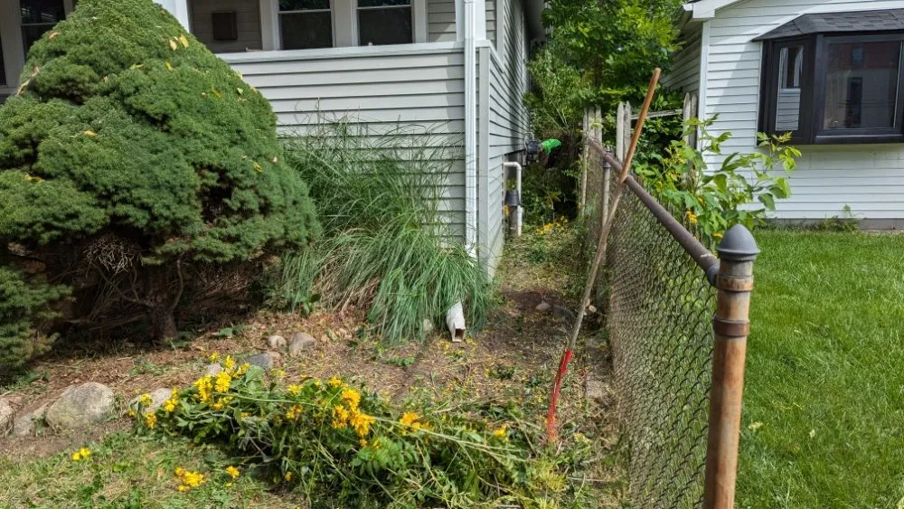 Affordable yard maintenance in Redford, MI - Lawnology Lawn Service