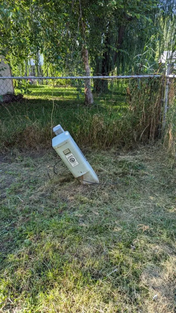 Local lawn mowing service experts serving Redford, MI - Lawnology Lawn Service