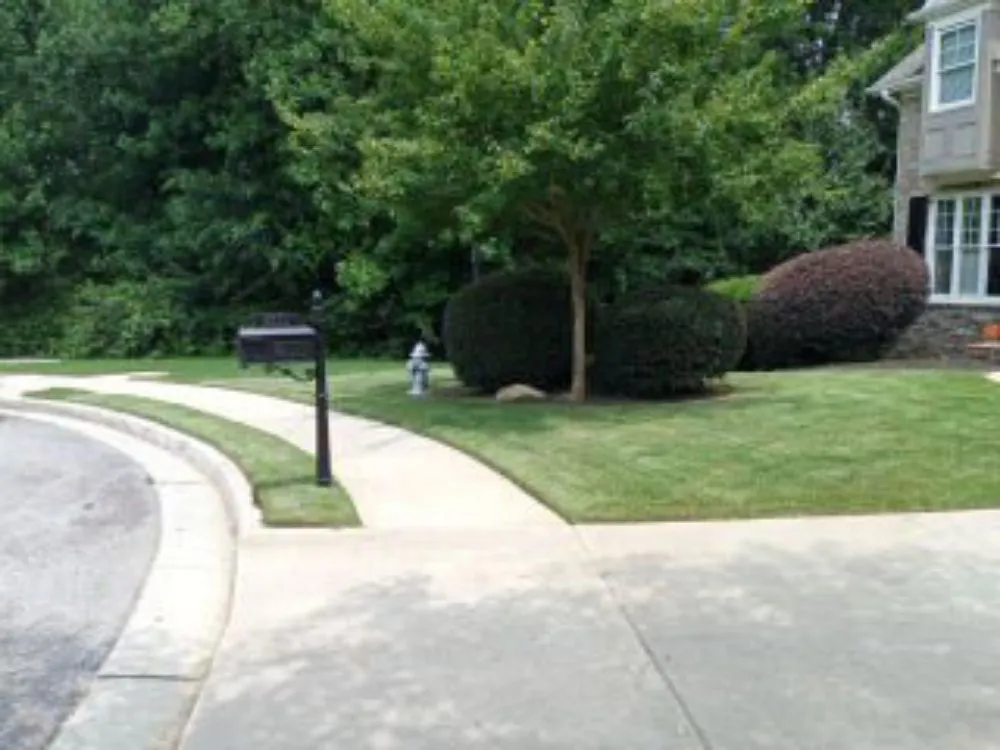 Local residential landscaping experts serving Jefferson, GA - Lawns 4 Kings And Queens