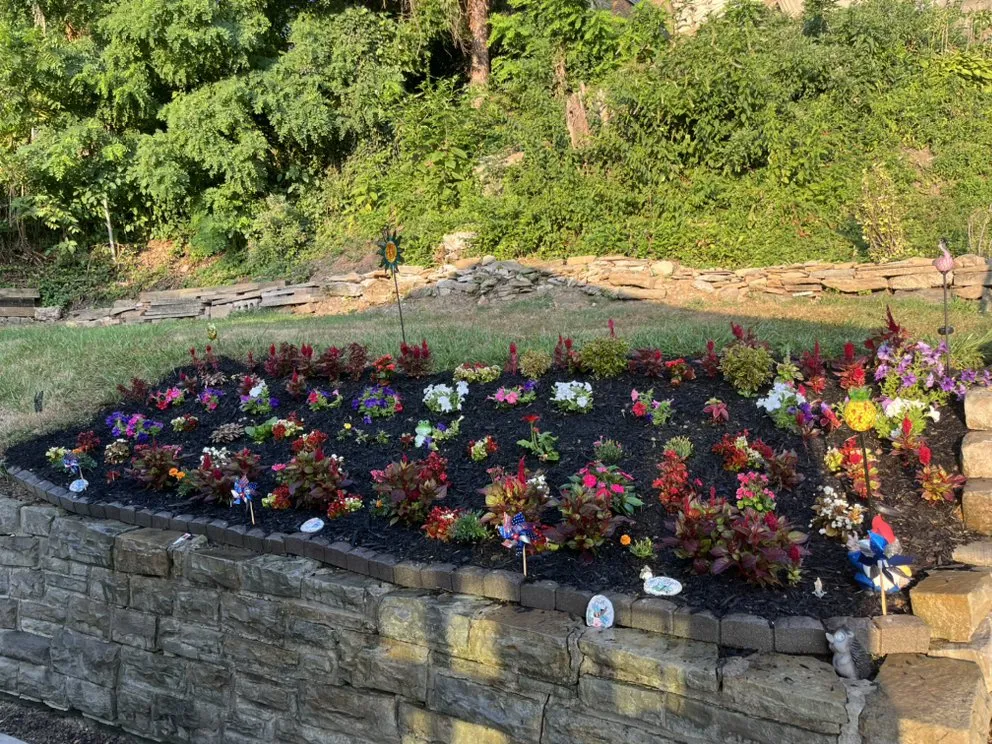 Professional landscape design in Pittsburgh, PA - Lawns 4 Less