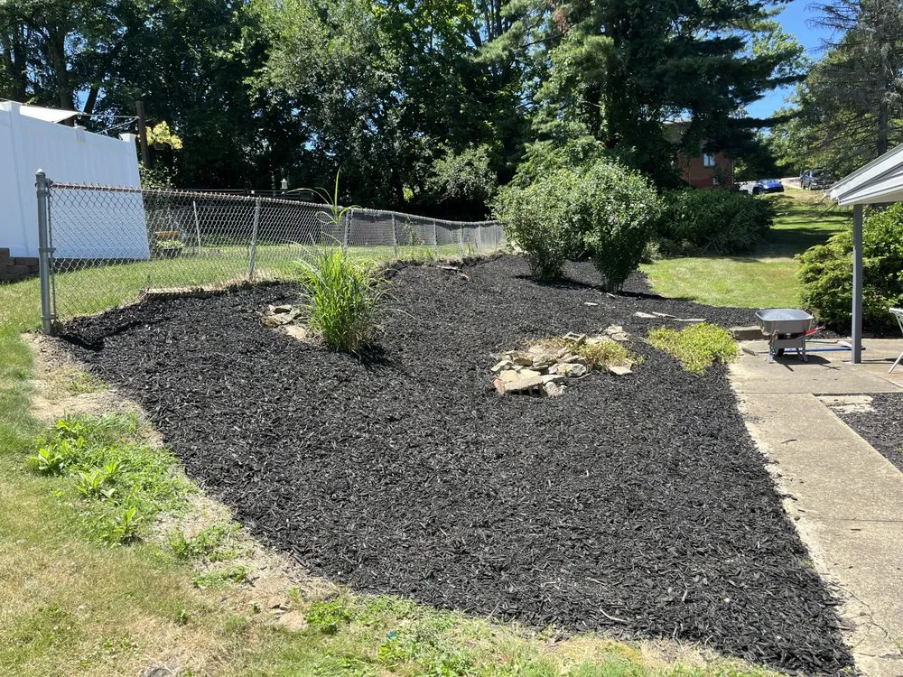 Professional garden landscaping in Pittsburgh, PA - Lawns 4 Less