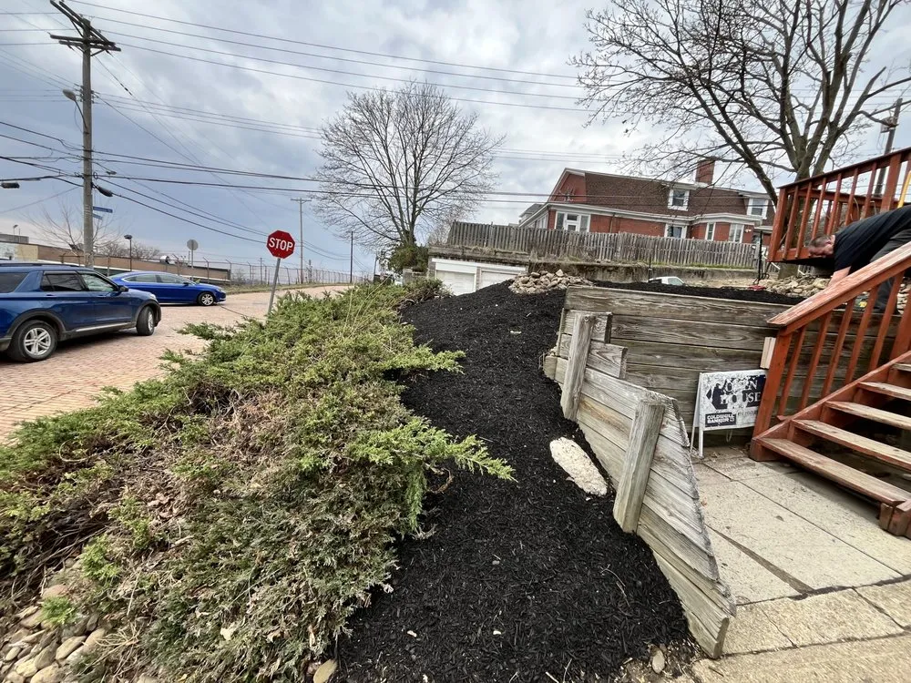 Local yard cleanup service for homes across Pittsburgh, PA - Lawns 4 Less