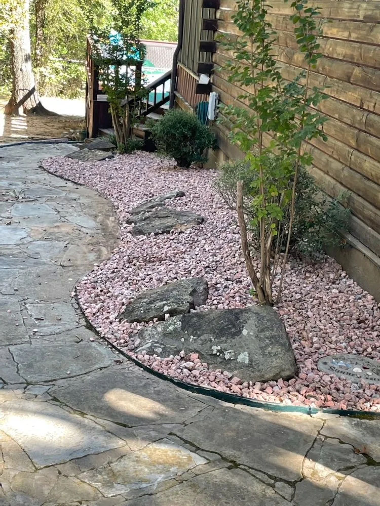 Reliable landscaping services with custom design across Seminole, OK - Lawns and Lots