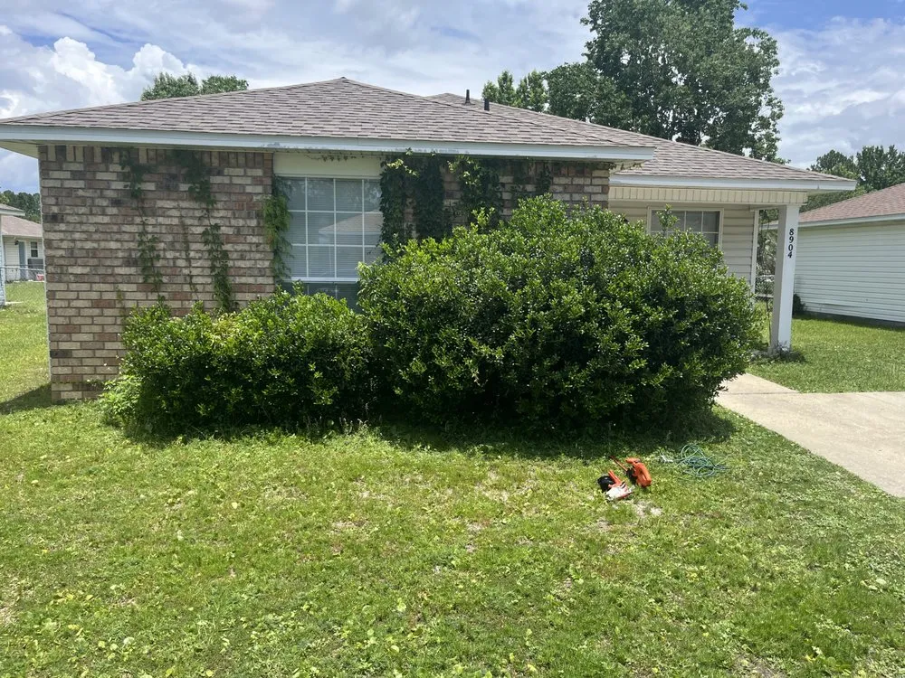 Reliable lawn mowing service in Navarre, FL - Lawns and Stuff