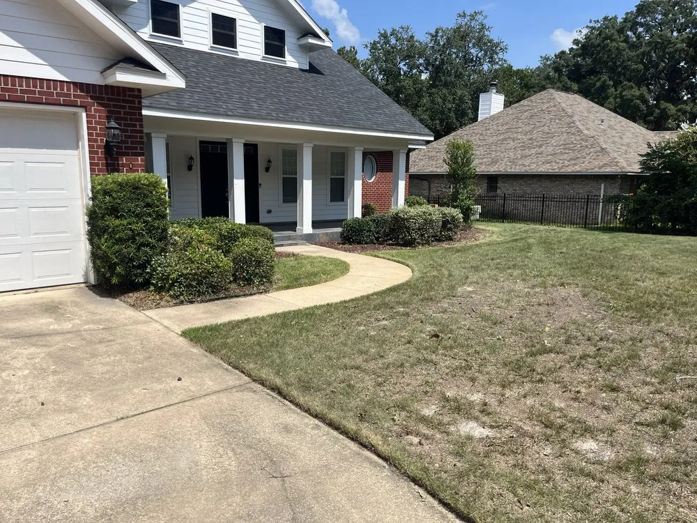 Affordable landscape design in Navarre, FL by Lawns and Stuff