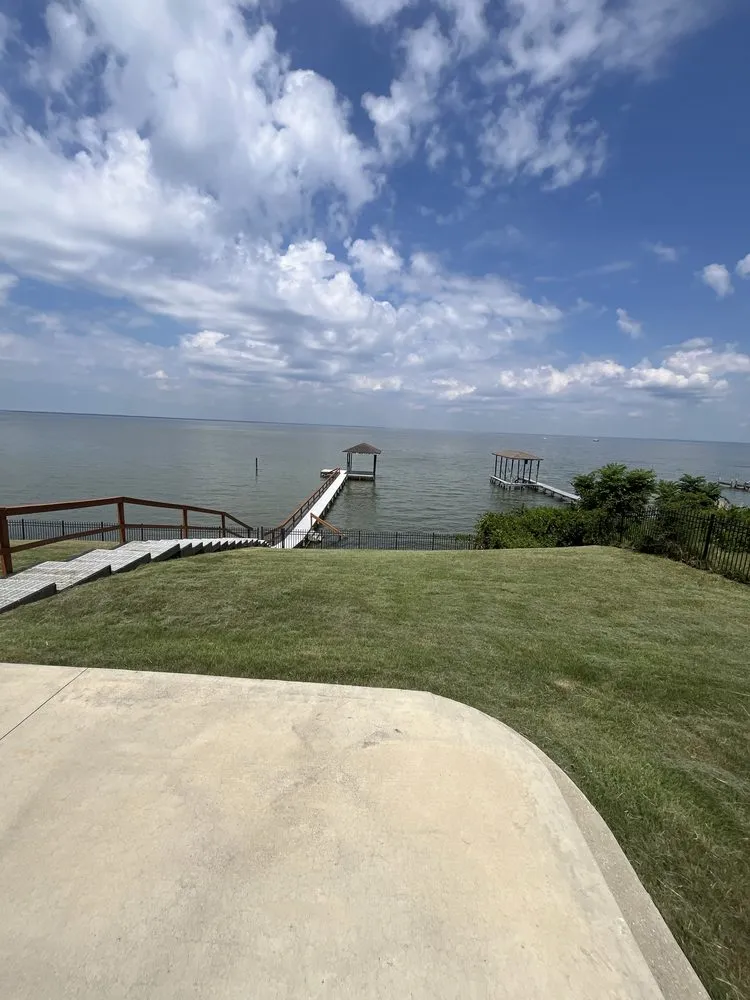 Professional lawn care service in Navarre, FL - Lawns and Stuff