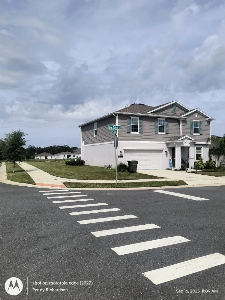 Top-rated yard maintenance in Webster, FL by Lawns by Ronn