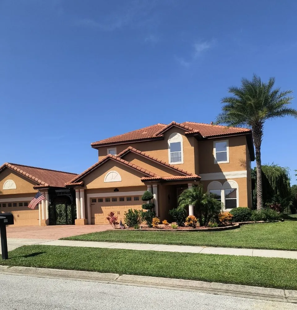 Reliable yard maintenance for residential properties across Webster, FL - Lawns by Ronn