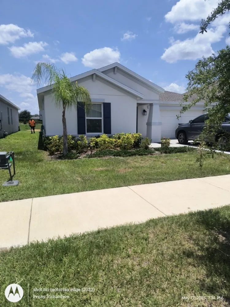 Custom landscape design in Webster, FL by Lawns by Ronn