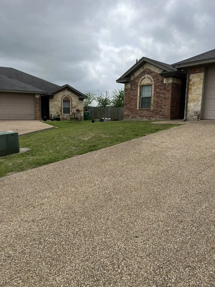 Affordable lawn care service for homes in Robinson, TX by Lawns by Shawn