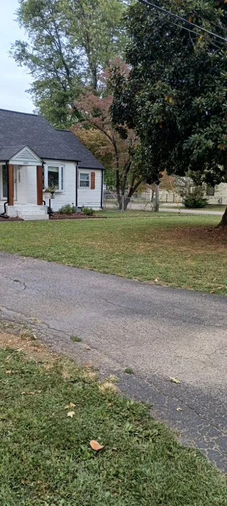 Professional landscaping services for year-round maintenance in Louisville, KY by Lawns by Stephen