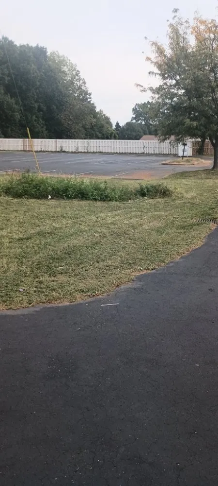 Reliable lawn care service for homes across Louisville, KY - Lawns by Stephen