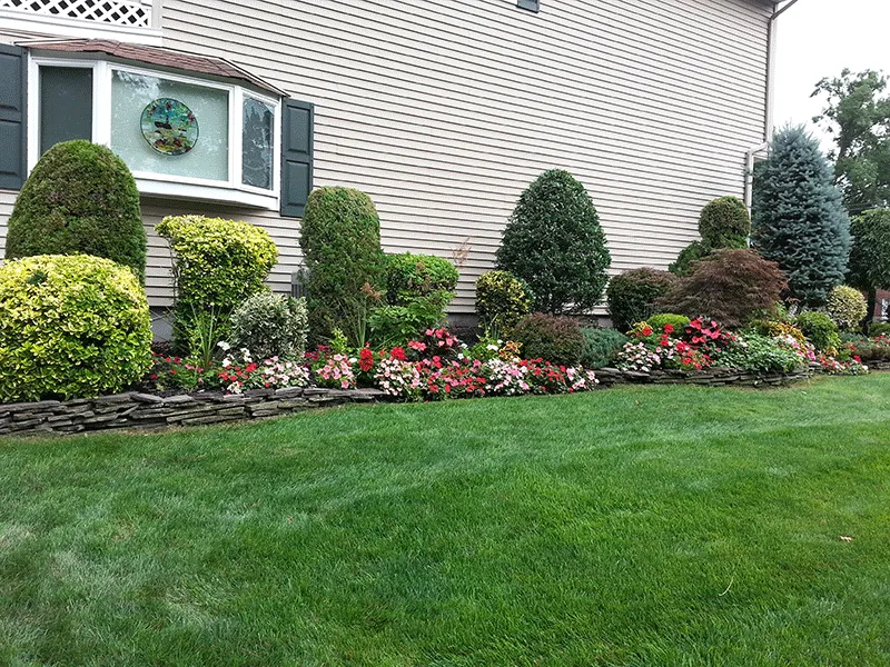 Affordable garden landscaping in Cresskill, NJ by Lawns By The Best
