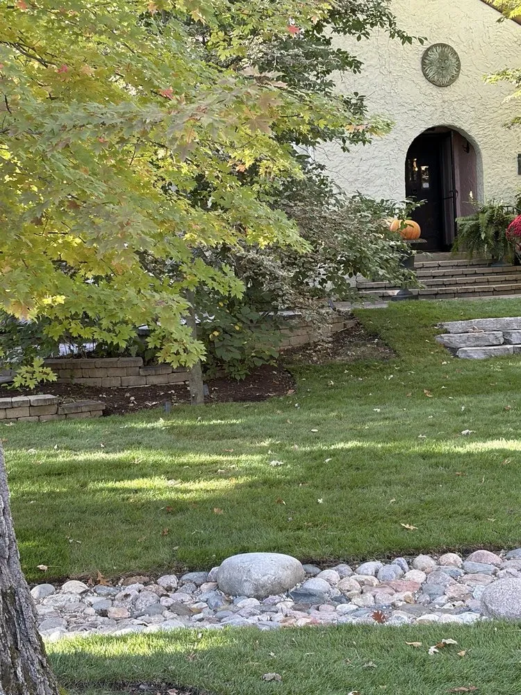 Affordable garden landscaping in Schaumburg, IL - Lawns By Us