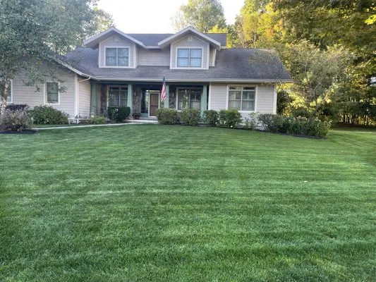 Lawns Etc Logo