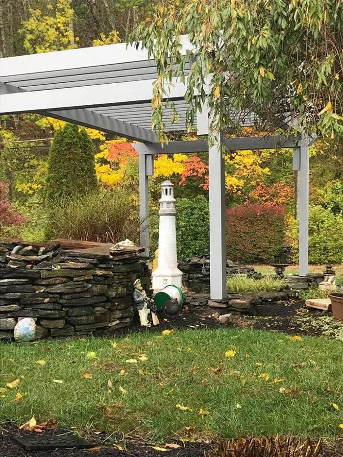 Top-rated garden landscaping for homes in Pomfret Center, CT by Lawns-N-More