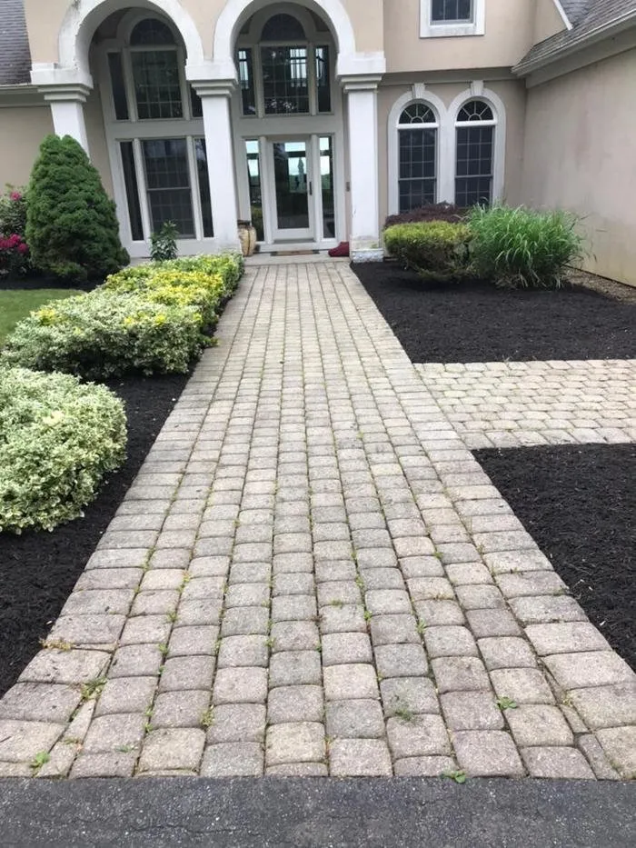 Top-rated yard maintenance experts serving Pomfret Center, CT - Lawns-N-More