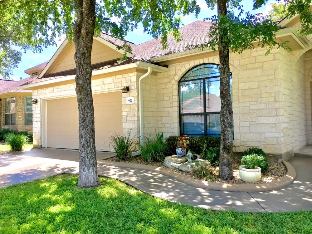 Professional garden landscaping near you across Pflugerville, TX - Lawns-N-Order Lawn & Landscape Services