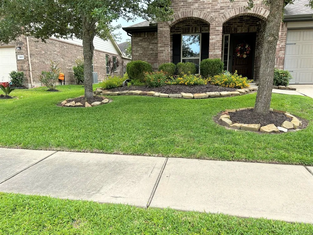 Top-rated outdoor landscaping experts serving Houston, TX - Lawns Of Luxury