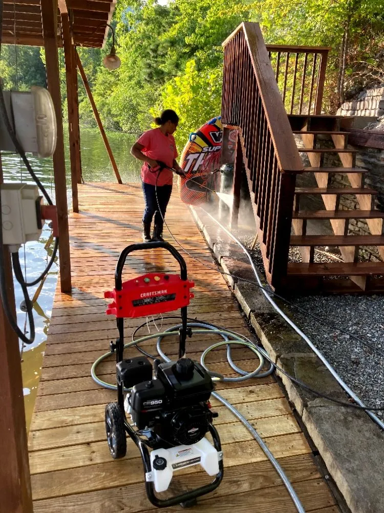 Professional yard maintenance in Hot Springs, AR by Lawns R Us, LLC