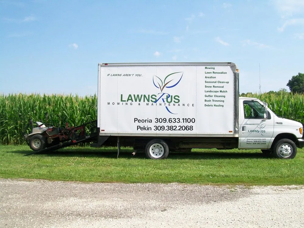 Local landscape installation experts serving Mapleton, IL - Lawns R US