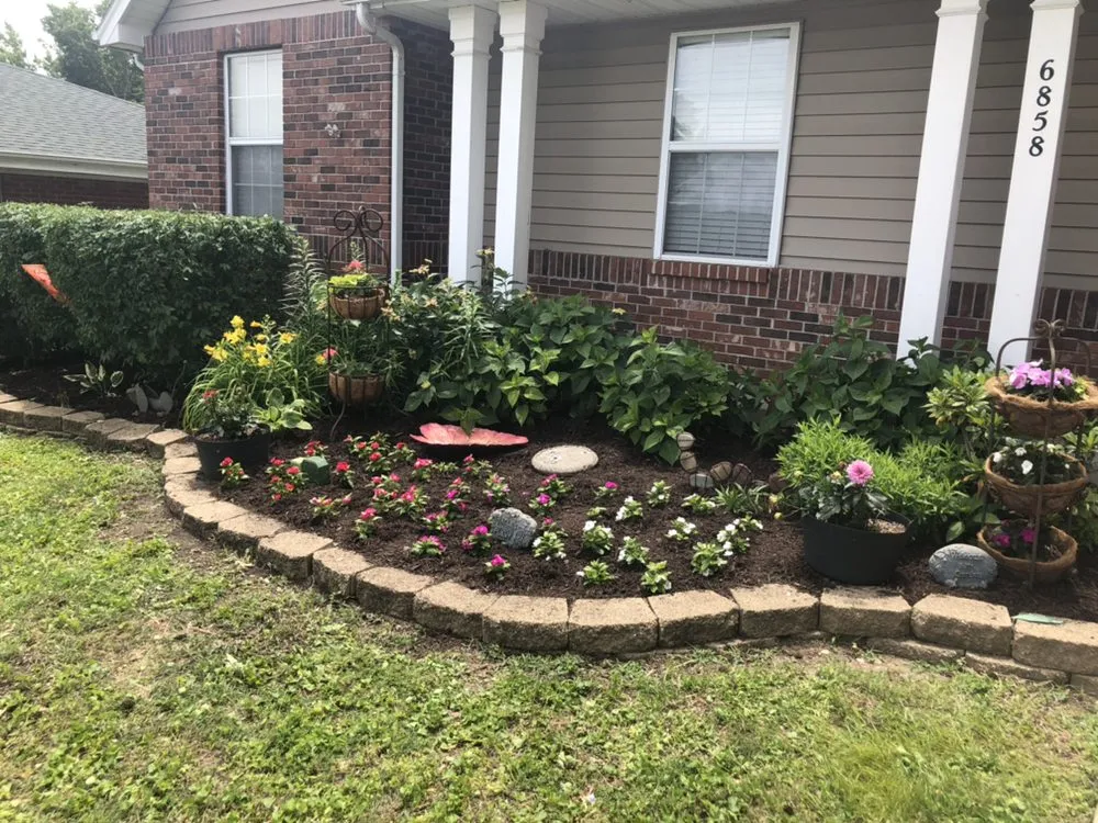 Trusted lawn mowing service in St. Louis, MO - Lawns Unlimited