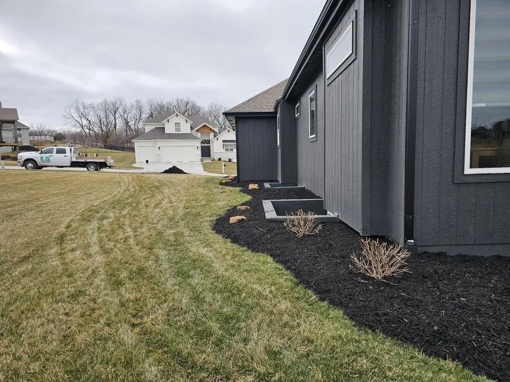 Professional outdoor landscaping in Parkville, MO - Lawnscape Specialists