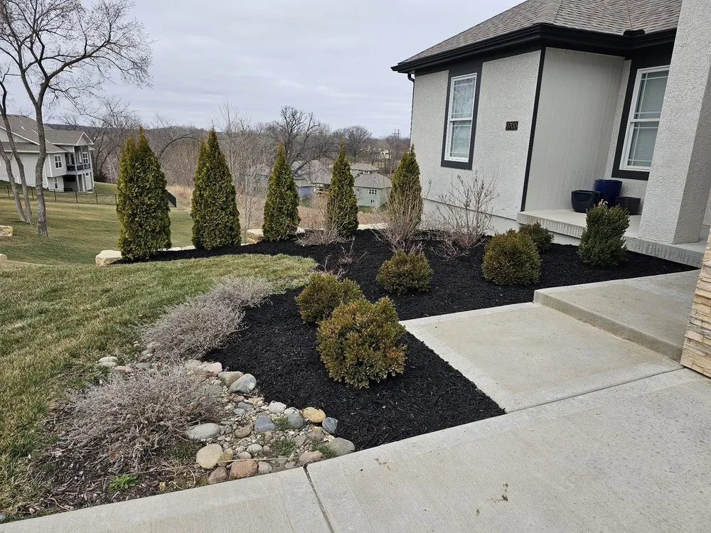 Professional garden landscaping in Parkville, MO - Lawnscape Specialists