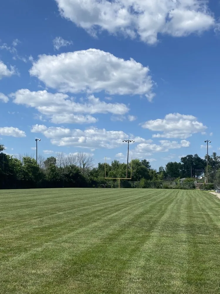 Custom landscape design experts serving Maryville, MO - Lawnscaperz Edge