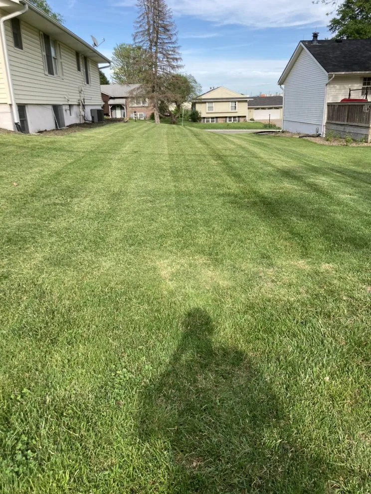 Reliable yard maintenance for homes in Maryville, MO by Lawnscaperz Edge