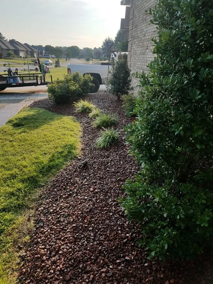 Local landscaping services experts serving Louisville, KY - Lawnscapes Of Louisville