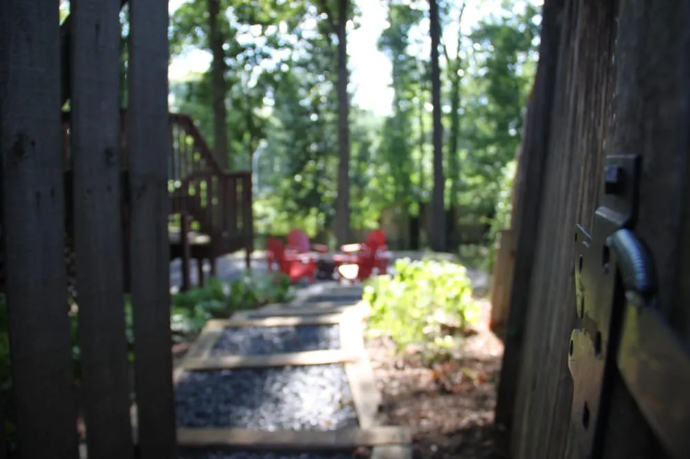 Expert yard maintenance in Atlanta, GA - LawnService.com