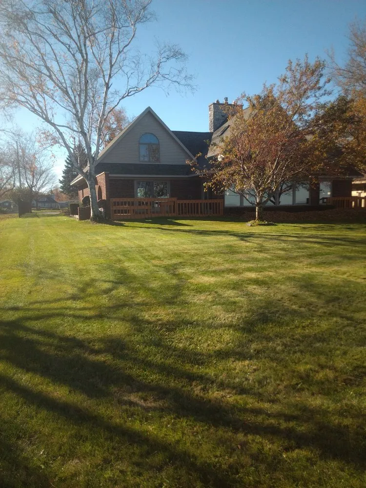 Local outdoor landscaping for beautiful yards in Sebewaing, MI by Lawnshot