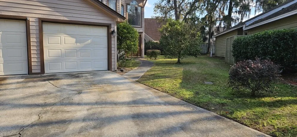 Top-rated lawn mowing service for residential properties across Savannah, GA - Lawnteacher