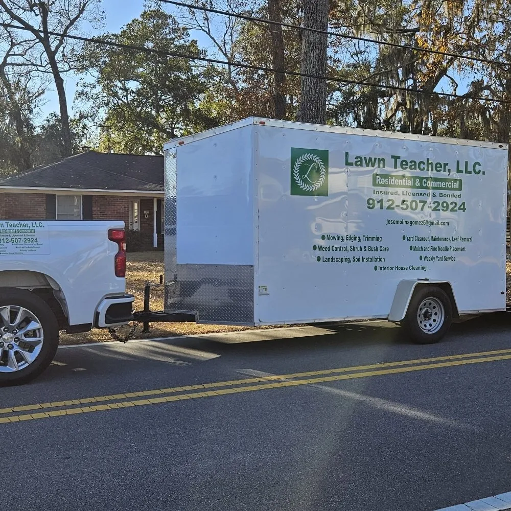 Custom yard maintenance for homes in Savannah, GA by Lawnteacher