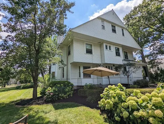 Trusted lawn care service in Cincinnati, OH - Lawntec