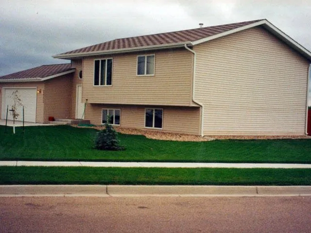 Reliable lawn care service experts serving Bismarck, ND - Lawntech Outdoor Services